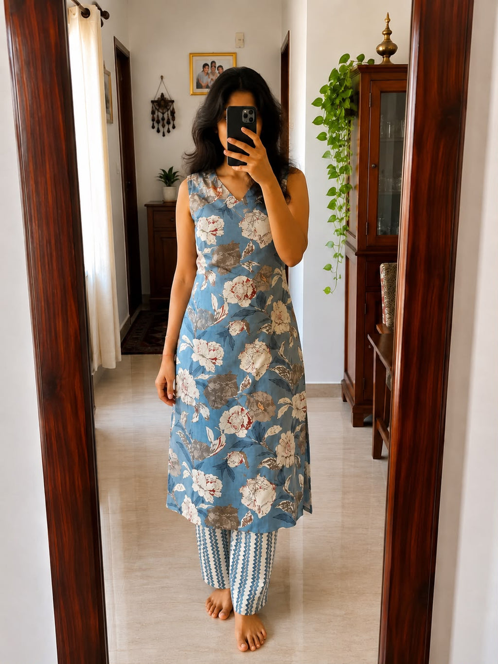 BLUE SLEEVELESS TOPS
