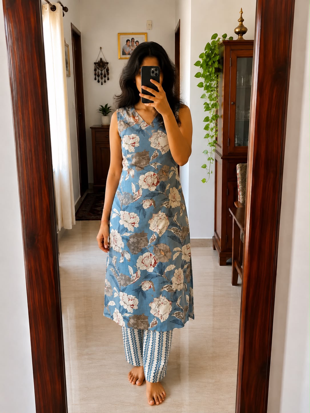 BLUE SLEEVELESS TOPS