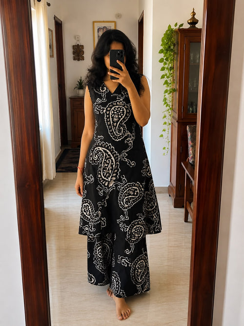 BLACK PAISLEY COORDS